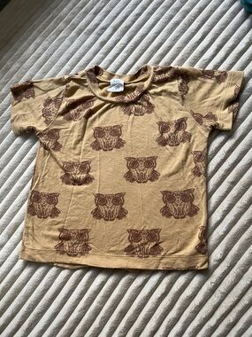 kate quinn Tan Tee with Brown Owl Print